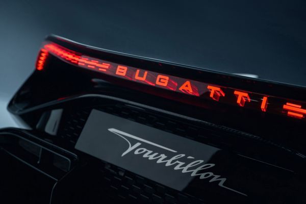 Logo arrière de la Bugatti Tourbillon, détail élégant